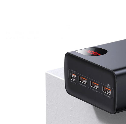 סוללת גיבוי עוצמתית ואיכותית בקיבולת של 40,000 Mha עם טעינה מהירה של 22.5W של חברת baseus   עם משלוח חינם עד בית הלקוח