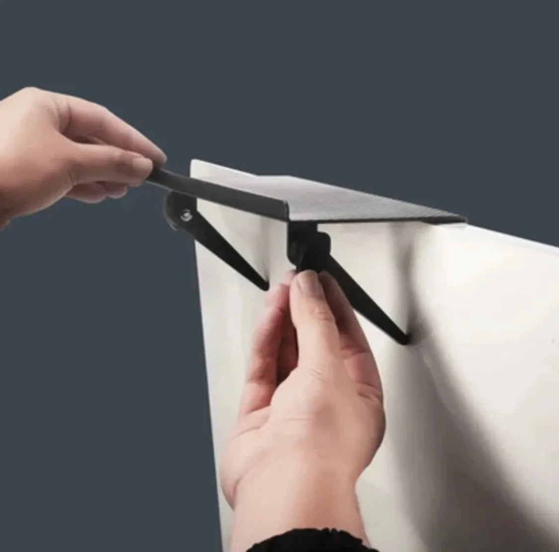 מדף יציב לטלוויזיה לממיר לסטרימר לראוטר ועוד…