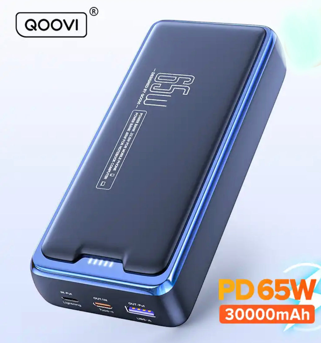 מטען נייד/סוללת גיבוי ניידת 30,000 mha של חברת qoovi טעינה מהירה 65PD 22.5W   משקלה חצי קילו